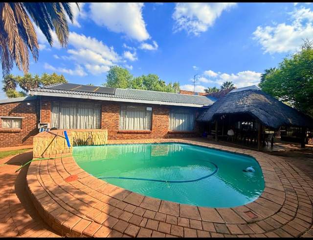 3 BEDROOM HOUSE FOR SALE IN VANDERBIJLPARK SE 4
